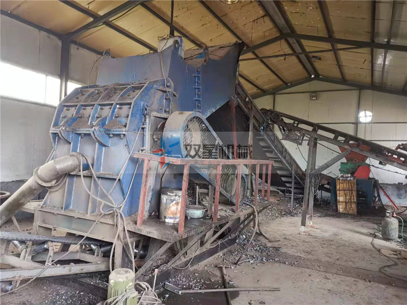 山東<a href='http://m.yuguangyingye.cn' target='_blank'><span>金屬破碎機</span></a>生產(chǎn)線