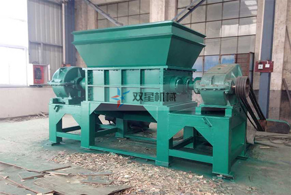 雙軸撕碎機對于可回收垃圾的分類處理