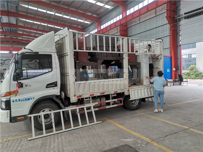 1000型<a href='http://m.yuguangyingye.cn/ssxl/10.html' target='_blank'><span>金屬撕碎機(jī)</span></a>發(fā)貨發(fā)往河北