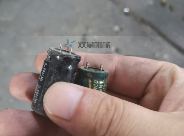 <a href='http://m.yuguangyingye.cn/ptsb/1559.html' target='_blank'><span>電路板拆解機</span></a>拆解效果