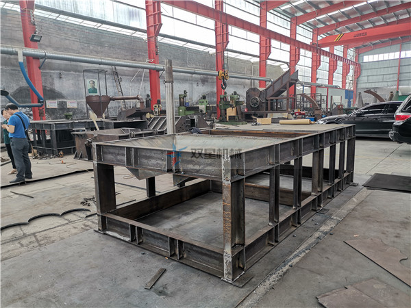 <a href='http://m.yuguangyingye.cn/psxl/4.html' target='_blank'><span>廢鋼破碎機(jī)</span></a>設(shè)備客戶現(xiàn)場(chǎng)考察