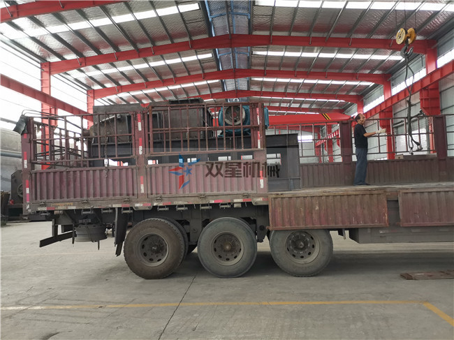 1600<a href='http://m.yuguangyingye.cn' target='_blank'><span>金屬破碎機</span></a>發(fā)貨