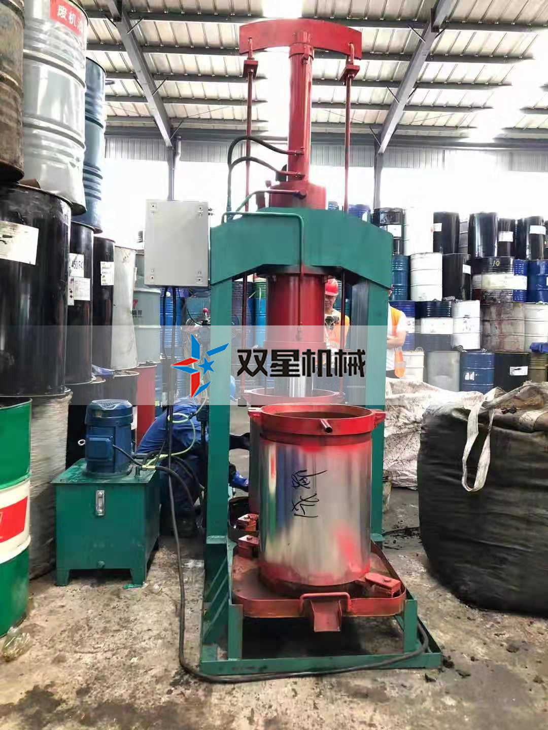 想知道機油濾芯壓油機多少錢一臺？