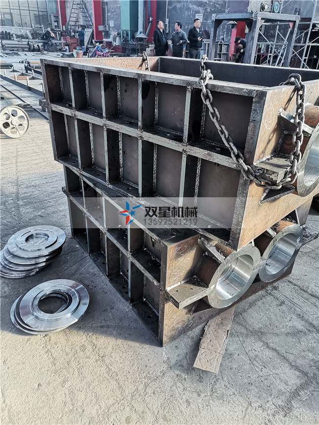 <a href='http://m.yuguangyingye.cn/ssxl/10.html' target='_blank'><span>金屬撕碎機(jī)</span></a>撕碎箱體實(shí)拍