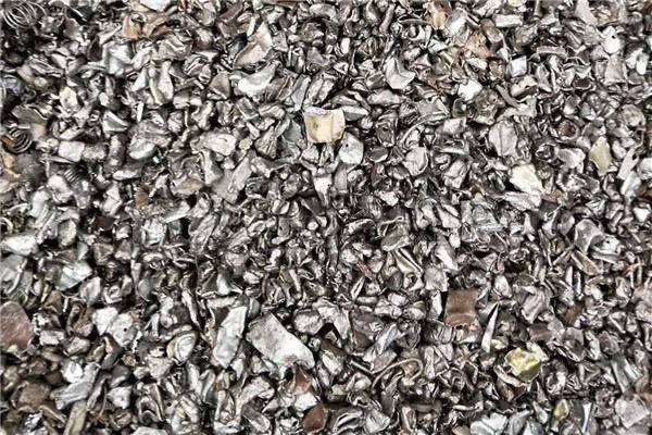  小型金屬撕碎機價格貴嗎？能把易拉罐加工成碎粒嗎？