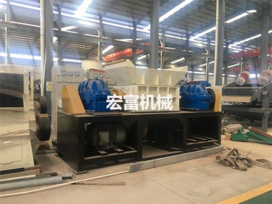 金屬撕碎機(jī)和廢鋼破碎機(jī)的區(qū)別在哪里？怎樣組成生產(chǎn)線？