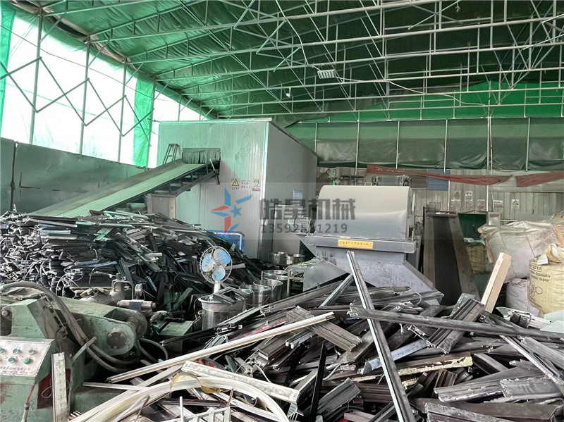 怎么配置一條合適的1600型金屬破碎機(jī)生產(chǎn)線 怎么配置一條合適的1600型金屬破碎機(jī)生產(chǎn)線