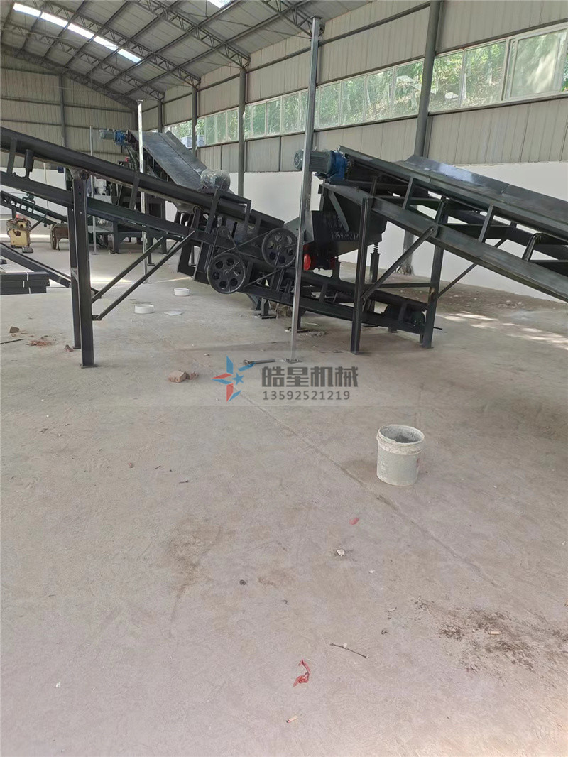 金屬破碎機(jī)為什么是廢舊汽車破碎拆解的核心必要設(shè)備 金屬破碎機(jī)為什么是廢舊汽車破碎拆解的核心必要設(shè)備