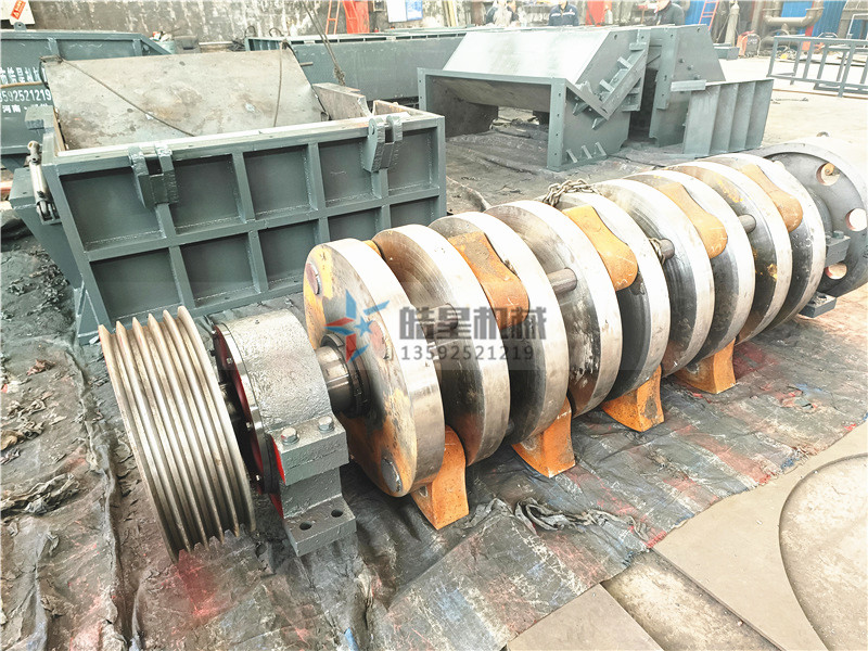 廢鋼破碎機廠家錘頭結構生產(chǎn)現(xiàn)場展示