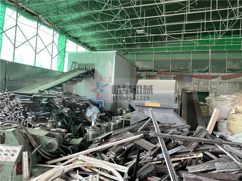 金屬破碎機(jī)設(shè)備遇到皮帶輪跑偏如何處理