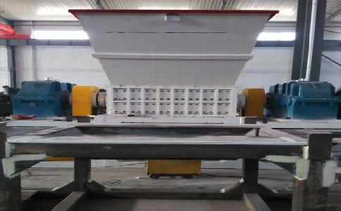 哪些因素決定著<a href='http://m.yuguangyingye.cn/ssxl/10.html' target='_blank'><span>金屬撕碎機(jī)</span></a>的價(jià)格