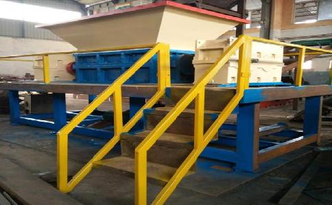 為什么建議你選擇<a href='http://m.yuguangyingye.cn/ssxl/10.html' target='_blank'><span>金屬撕碎機</span></a>